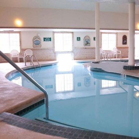 Hotel Baymont By Wyndham Mequon Milwaukee Area Extérieur photo