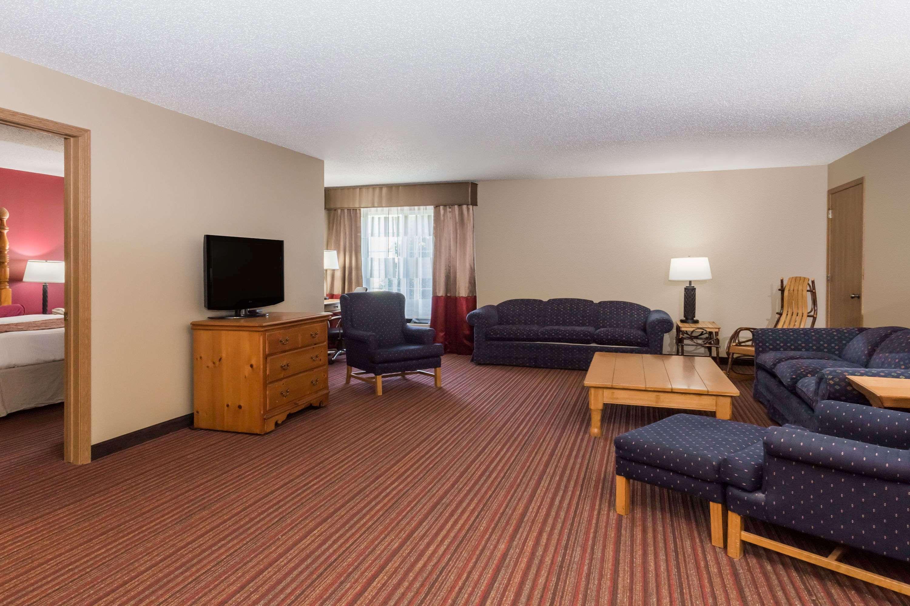 Hotel Baymont By Wyndham Mequon Milwaukee Area Extérieur photo