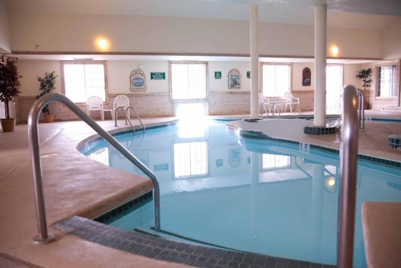 Hotel Baymont By Wyndham Mequon Milwaukee Area Extérieur photo