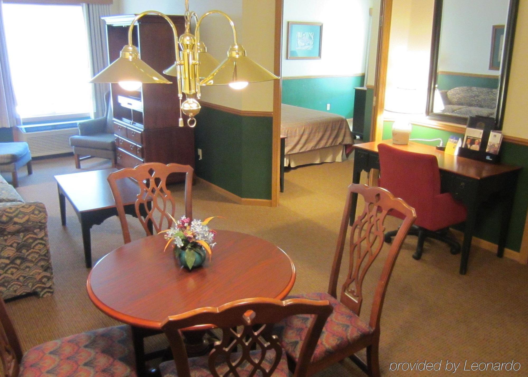 Hotel Baymont By Wyndham Mequon Milwaukee Area Chambre photo